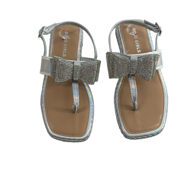 BCBG
Kids' Scarlet Sandal In Silver iridescent flower girl occasion sz 2 NWT - Picture 3 of 7